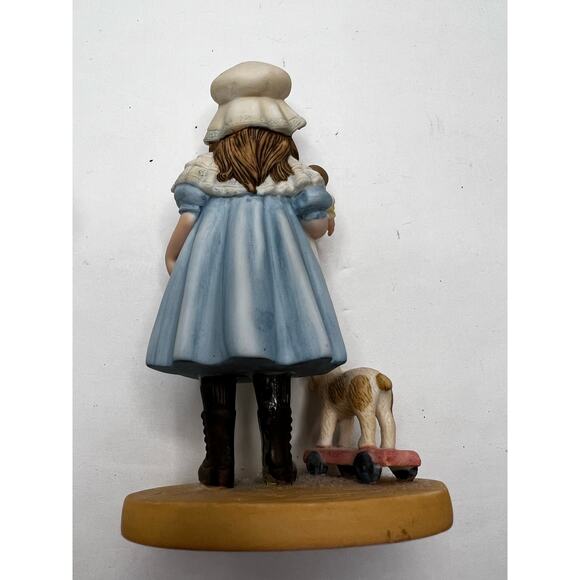Jan Hagara Porcelain JENNIFER Figurine Limited Edition #3232 Signed by Designer - Picture 3 of 8